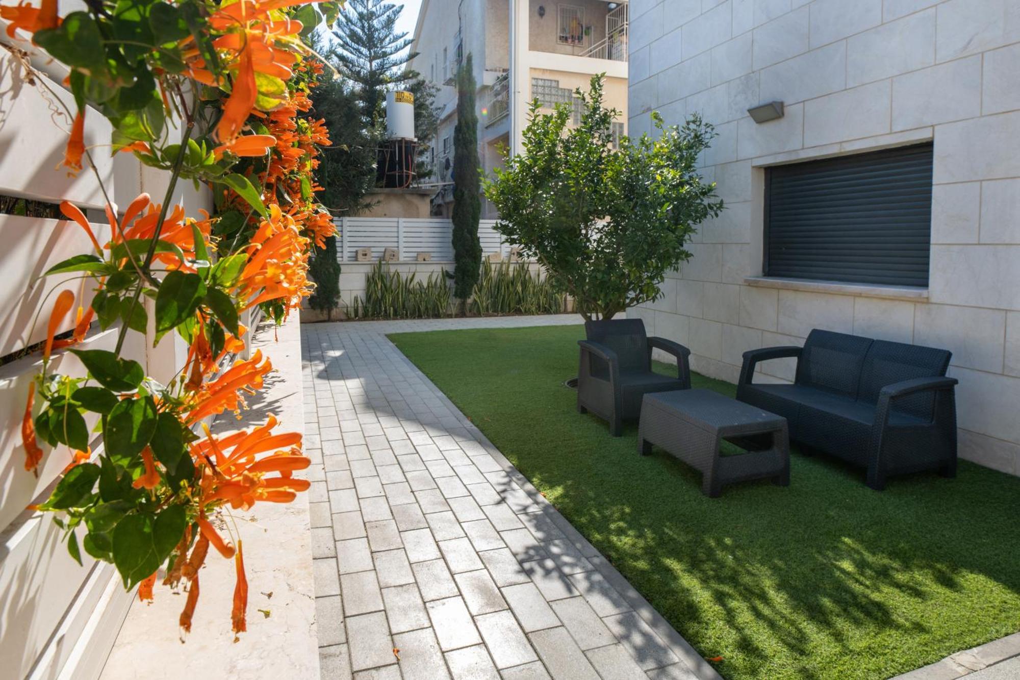 Balfour Sea View City Center Нагарія Екстер'єр фото