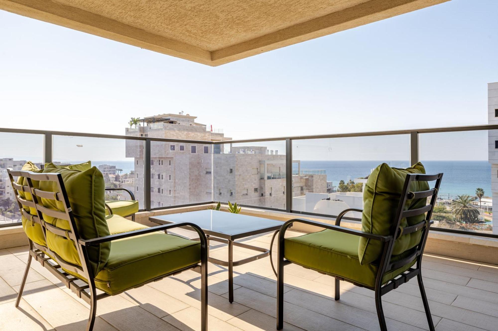 Balfour Sea View City Center Нагарія Екстер'єр фото