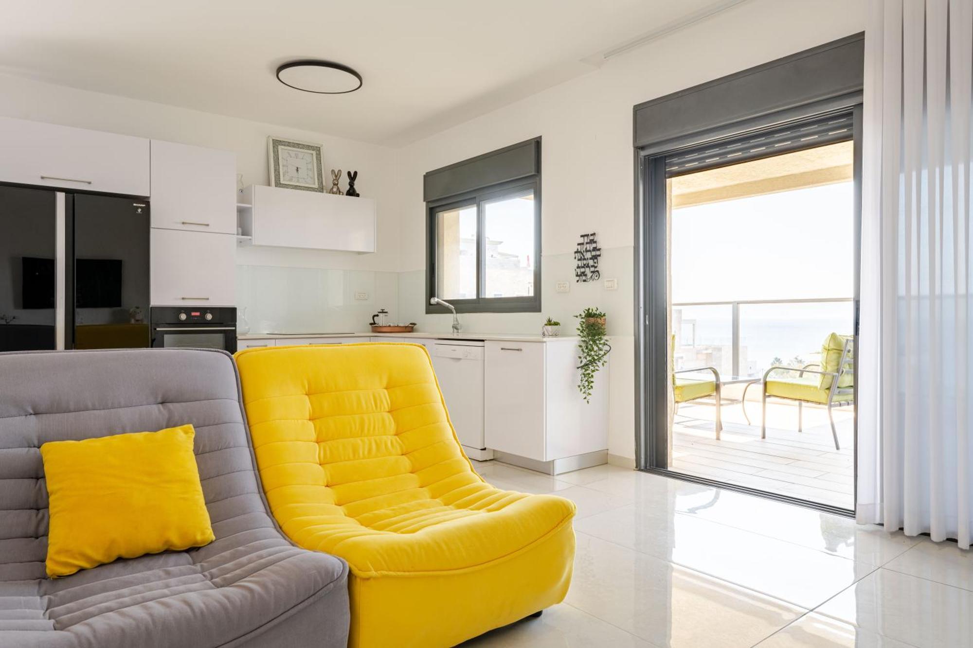 Balfour Sea View City Center Нагарія Екстер'єр фото