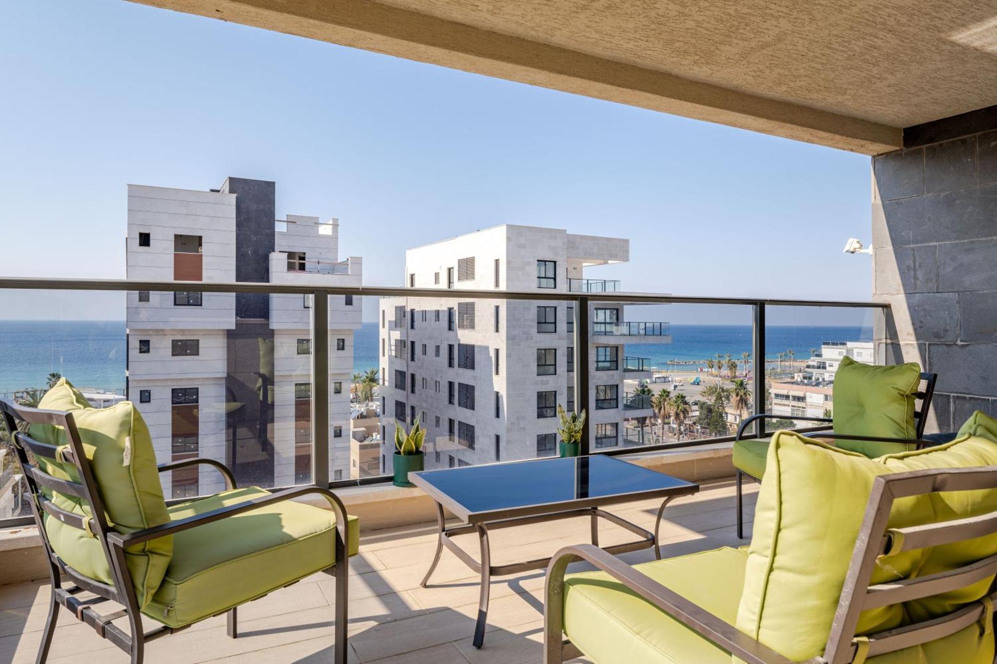 Balfour Sea View City Center Нагарія Екстер'єр фото