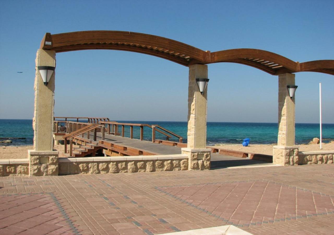 Balfour Sea View City Center Нагарія Екстер'єр фото